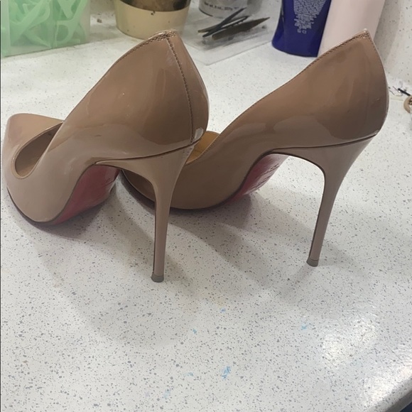 Shoes 👠 - Picture 3 of 4